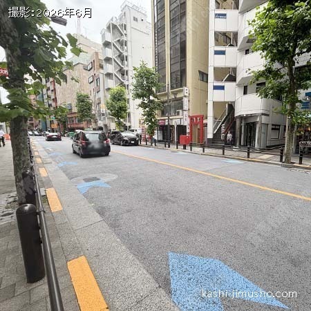 前面道路(赤坂通り) 前面道路(赤坂通り)