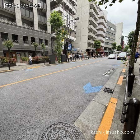 前面道路(赤坂通り) 前面道路(赤坂通り)