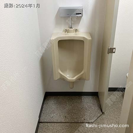 男性トイレ(6階）