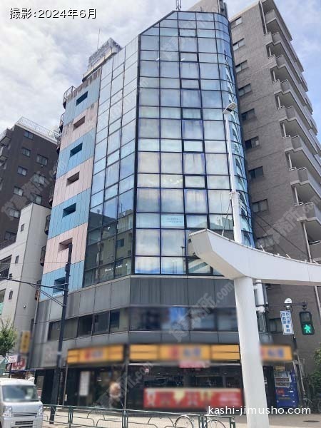 新宿ビジネスタワーの外観