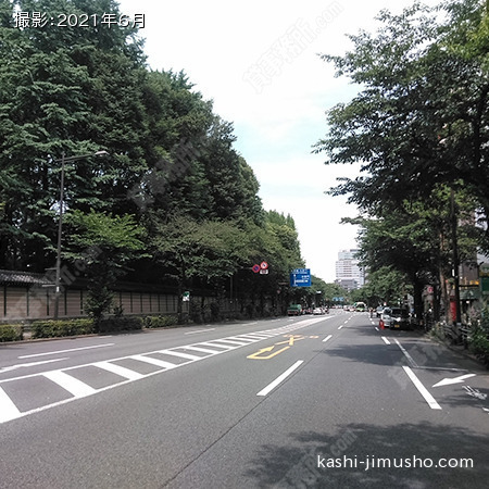 前面道路(靖国通り) 前面道路(靖国通り)