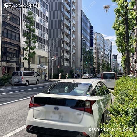 前面道路(人形町通り)