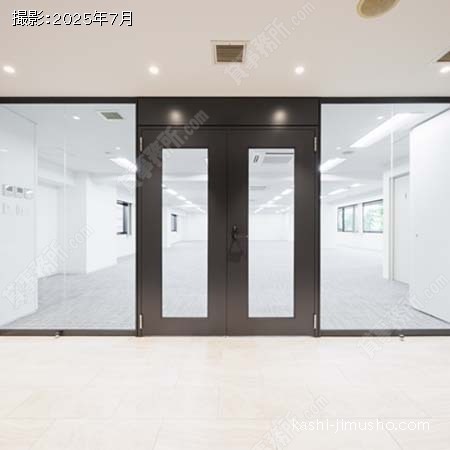 貸室入口