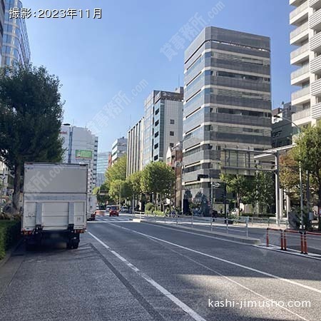 前面道路(新大橋通り)