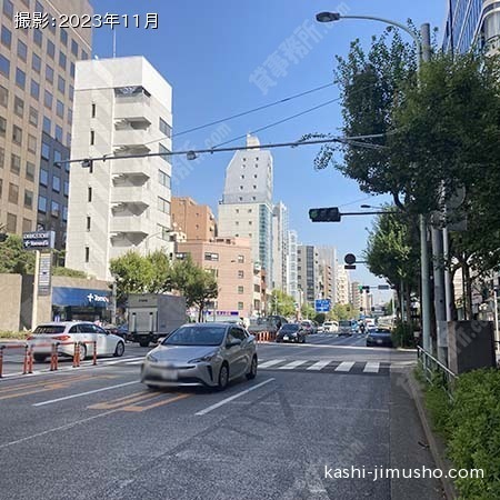 前面道路(新大橋通り)