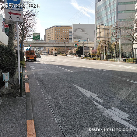 前面道路(新大橋通り）