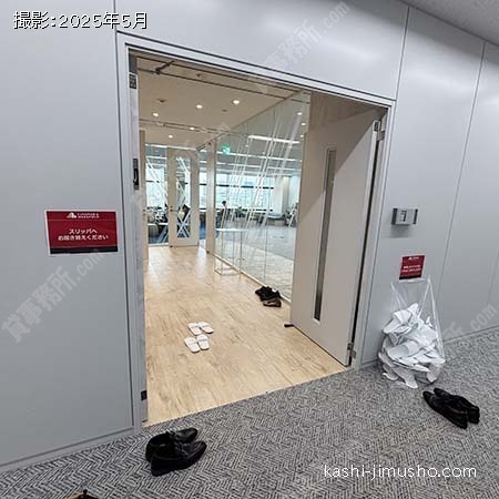 貸室入口