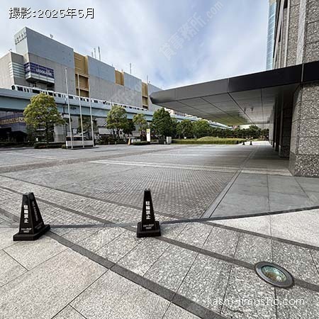 敷地内