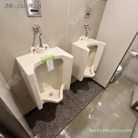 男性トイレ