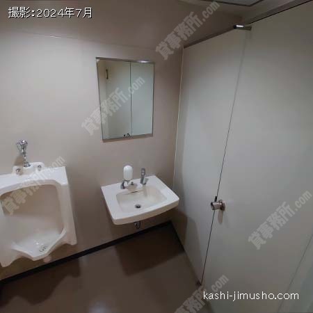 男性トイレ