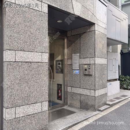 ビル入口前面 ビル入口前面