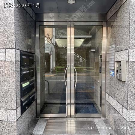 ビル入口 ビル入口