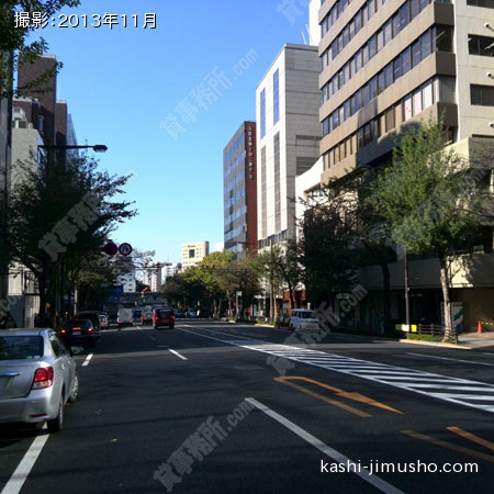 前面道路（靖国通り）