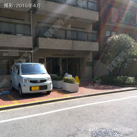 ビル入口正面