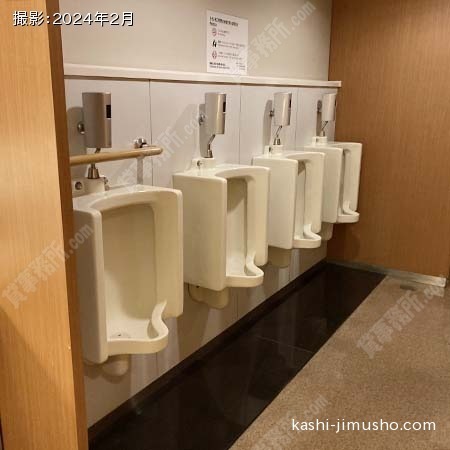 男性トイレ(4階）