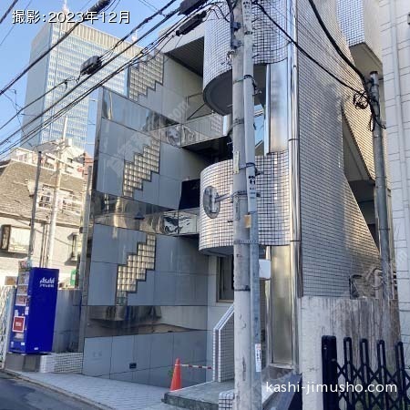 ビル前面