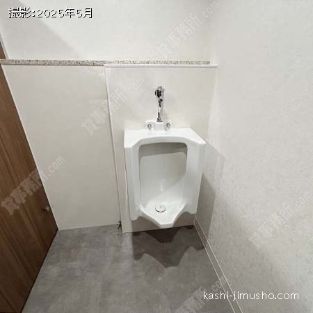 男性トイレ