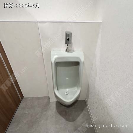 男性トイレ