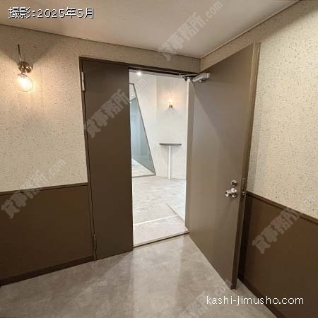 貸室入口(4・6階)