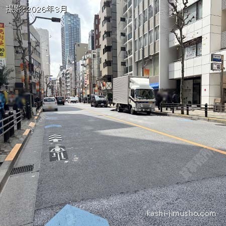 前面道路(赤坂通り）