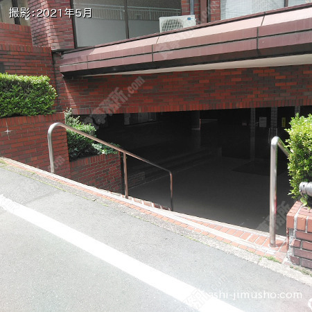 建物入口