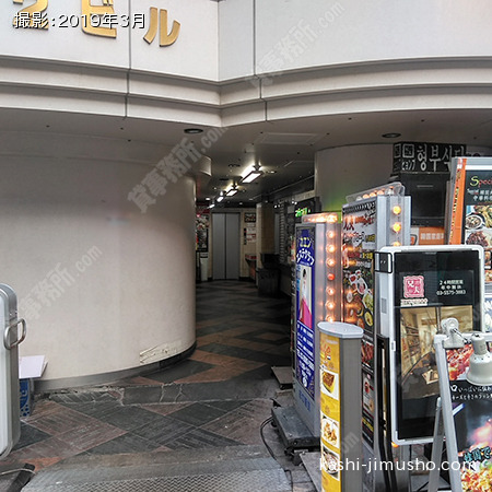 ビル入口 ビル入口