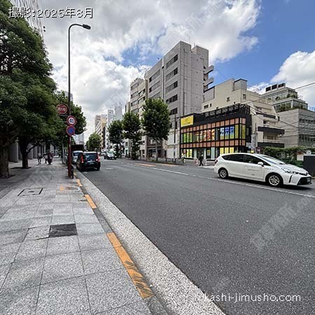 前面道路(外苑東通り）
