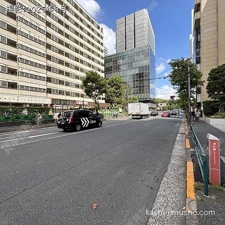 前面道路(外苑東通り）