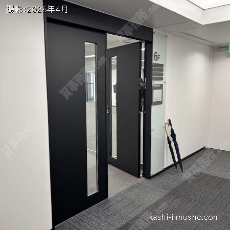 貸室入口(6階)