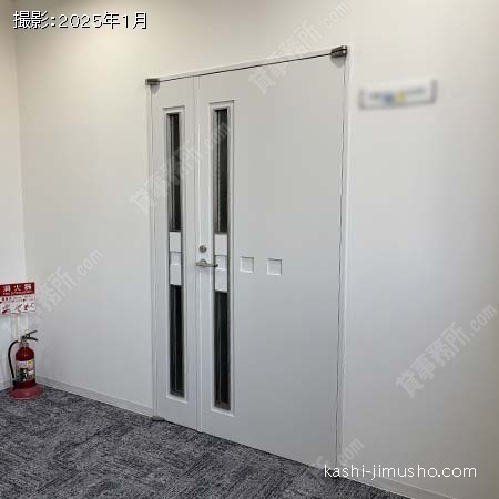 貸室入口(4階)