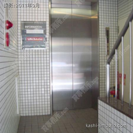 エレベーターホール 