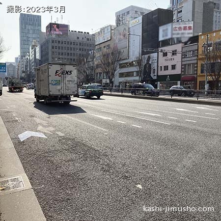 前面道路(青山通り)