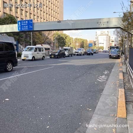前面道路(青山通り)