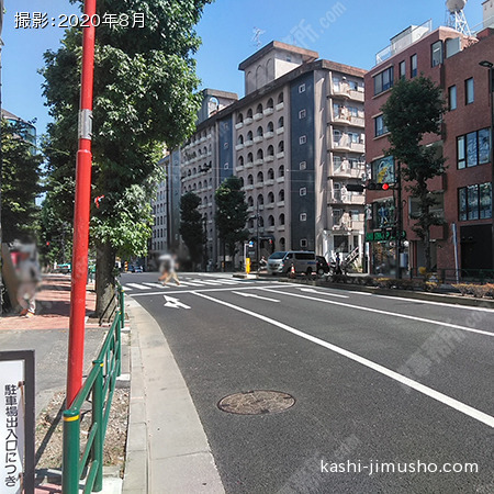 前面道路(外苑西通り)