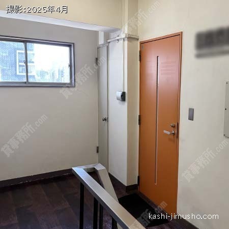 貸室入口(6階)