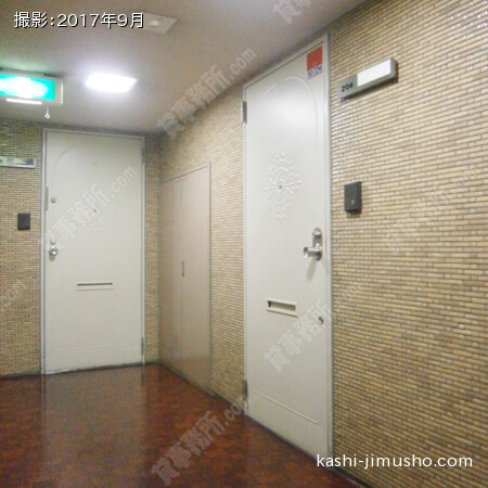 貸室入口