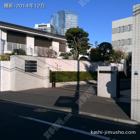 ビル入口正面