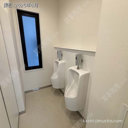 男性トイレ