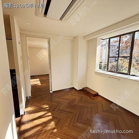 貸室内(3階302-303号室)