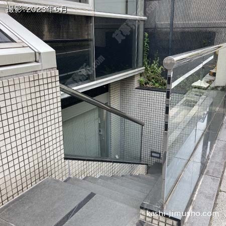 地下への直接階段