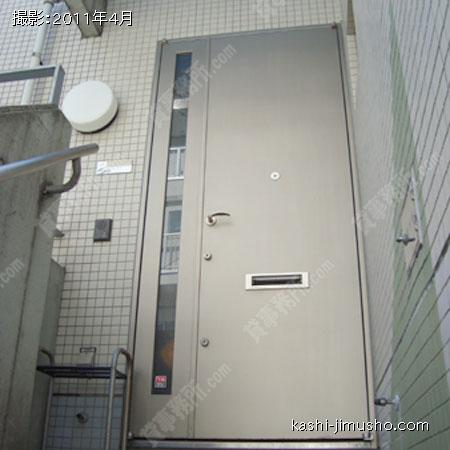 貸室入口 