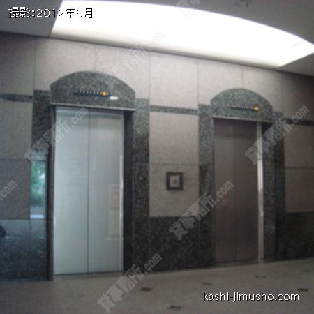 エレベーターホール 