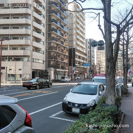 前面道路（専大通り）