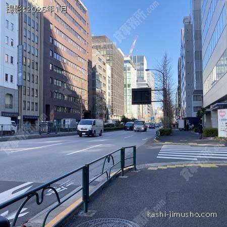 前面道路(日比谷通り)