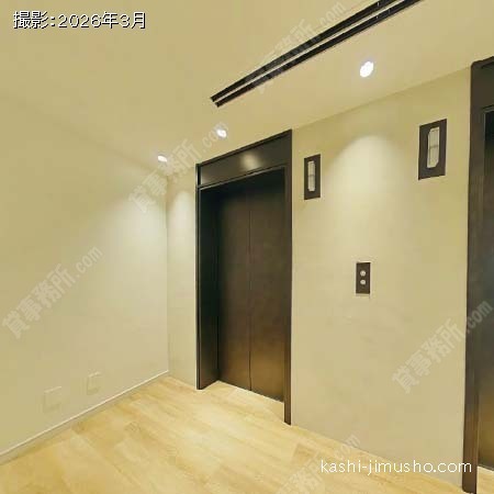 貸室階エレベーターホール
