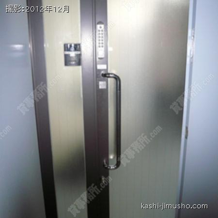 貸室入口