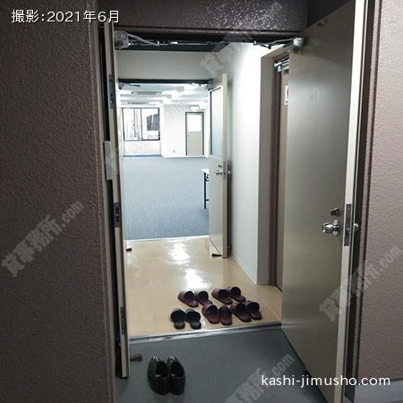 貸室入口
