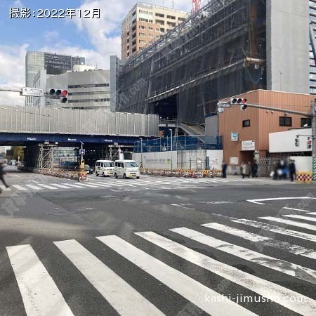 前面道路(桜田通り)