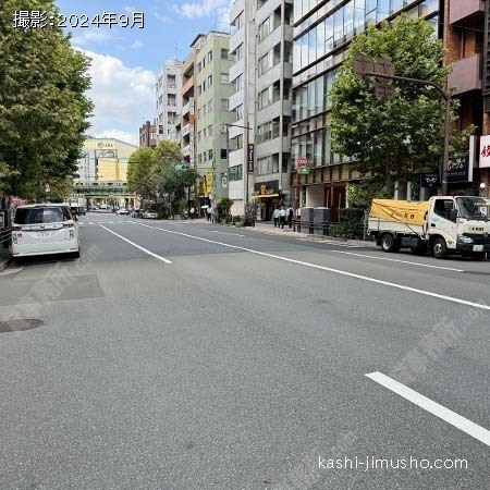 前面道路(水道橋西通り)