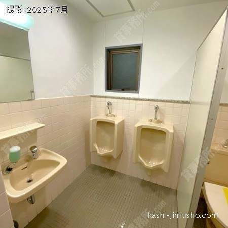 男性トイレ